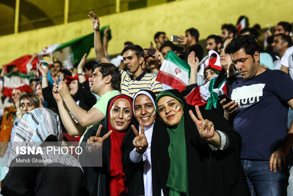 وزیر ورزش : حضور زنان در ورزشگاه ، فعلا در بازی های ملی | ورزشگاه با سینما و کنسرت فرقی ندارد