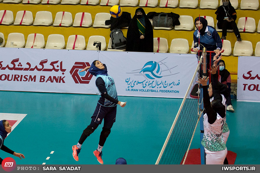 مهتاب رحمانی : از دیدن جوان‌های والیبال لذت می‌برم