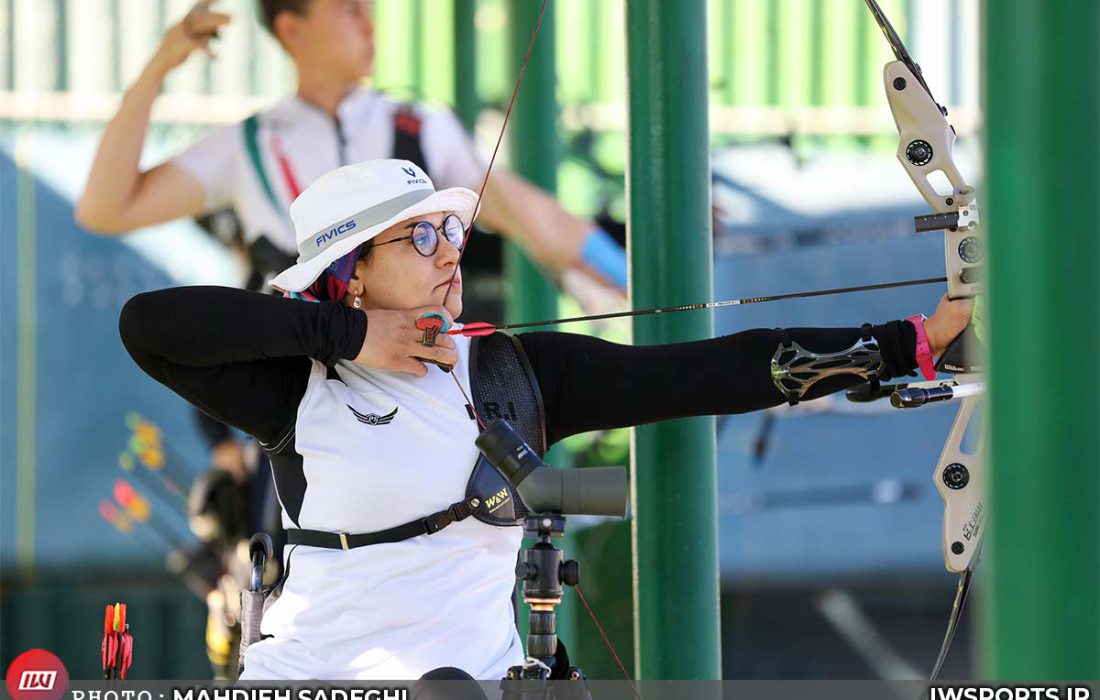 دریافت جایزه مدیریتی آسیا توسط زهرا نعمتی