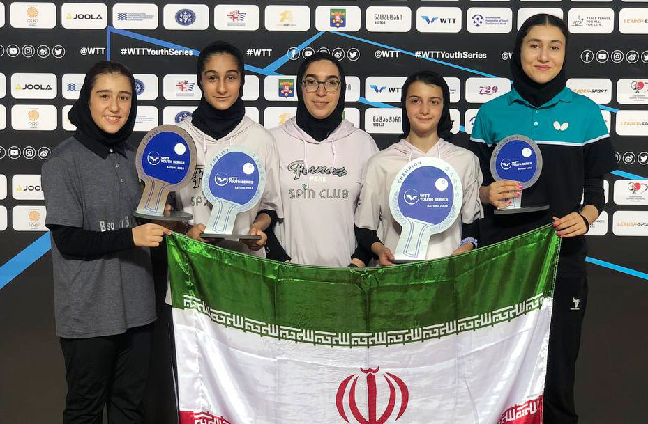 دست پر دختران تنیس روی میز از کانتندر گرجستان