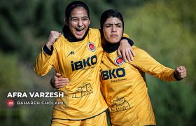 پیروزی خاتون در برف ایلام | پیروزی پرسپولیسی‌ها