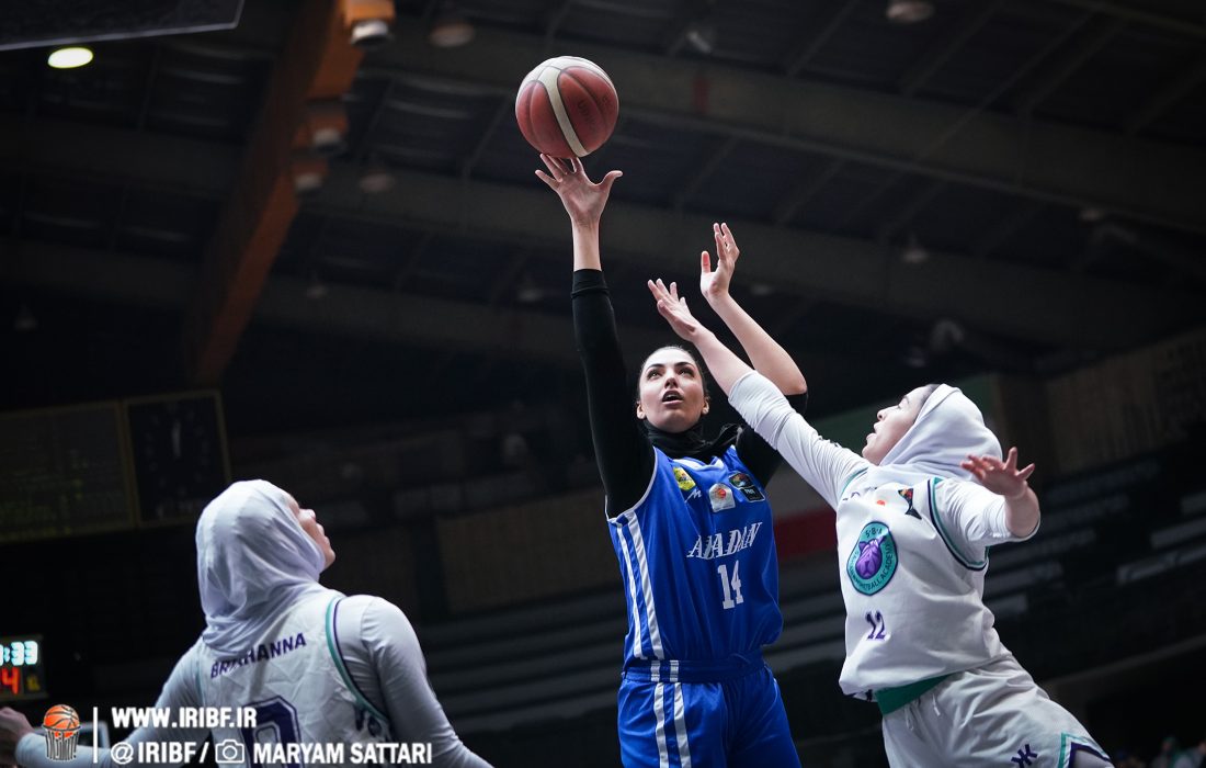 فروغ آیدا گل محمدی و کیمیا یزدیان برابر فولاد