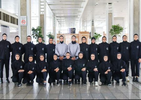 دختران هاکی روی یخ امید وارد امارات شدند