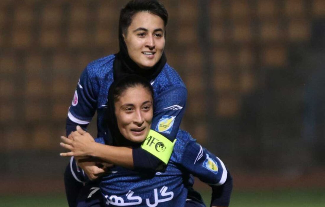 پیروزی خاتون بم بر ایستا | جشنواره گل ملوان