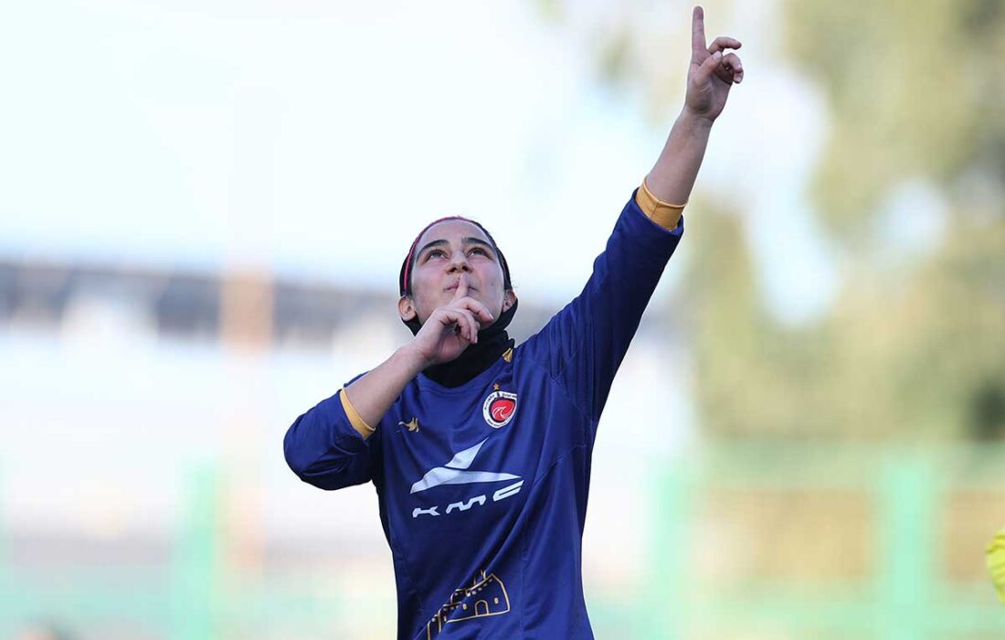 پیروزی خاتون بر گل‌گهر در نبرد پرگل سیرجان