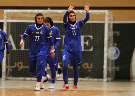 پیروزی استقلال، فولاد و نفت در روز کامبک‌ها